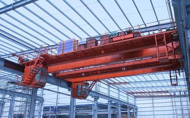 桥式起重机详解 龙门吊、悬臂吊与QD型10吨双梁行车的价格、厂家与选购指南